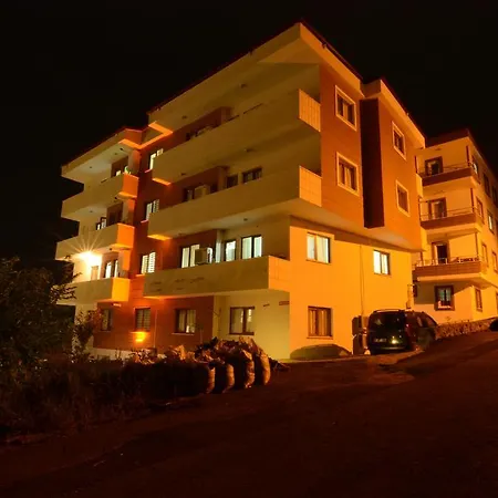 Konaklar Premium アパートホテル